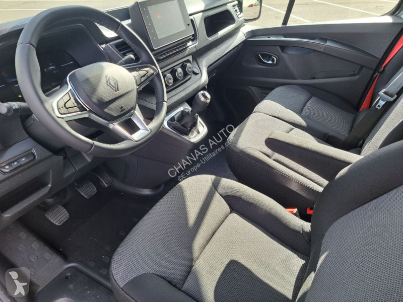 Furgoneta Renault L2H1 3T BLUE DCI 150 GSR2 RED...