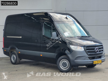 Fourgon utilitaire Mercedes