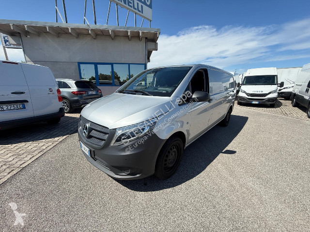 Véhicule utilitaire Mercedes Vito 119 cdi 4x4...