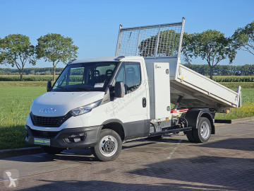 Con volquete Iveco