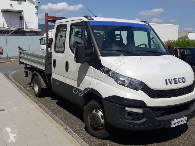 Véhicule utilitaire Iveco Daily 35C13D