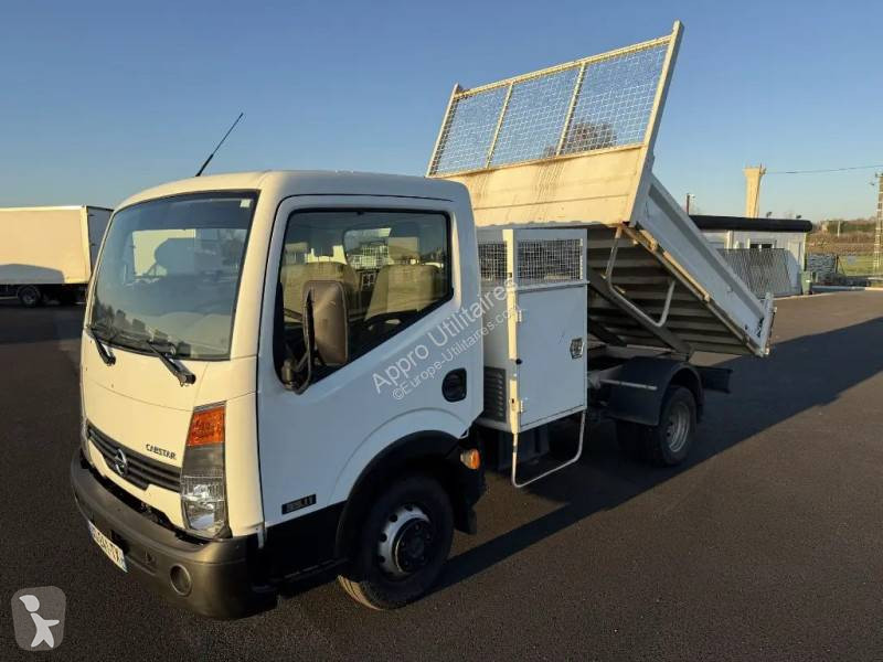 Véhicule utilitaire Nissan