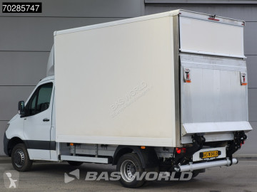 Fourgon utilitaire Mercedes