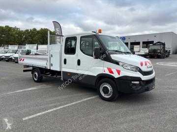 Con volquete Iveco