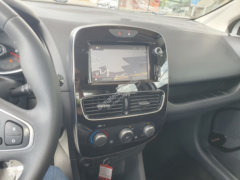 Véhicule utilitaire Renault CLIO IV STE 1.5 DCI...