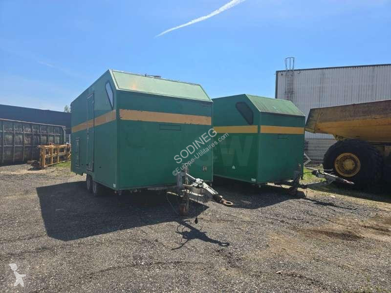 Véhicule utilitaire Gruau BARAQUE DE CHANTIER...