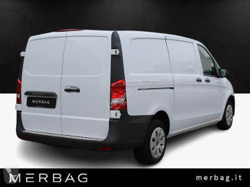 Fourgon utilitaire Mercedes