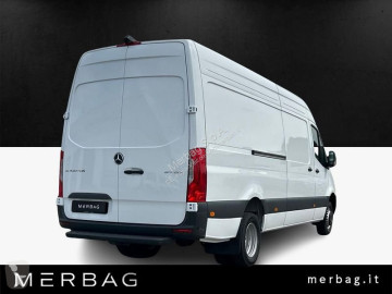Fourgon utilitaire Mercedes neuf