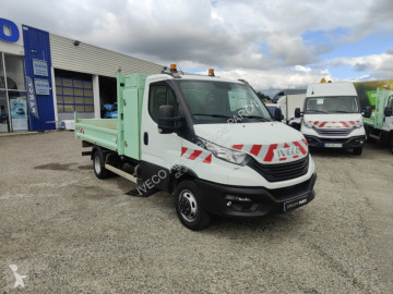 Con volquete Iveco