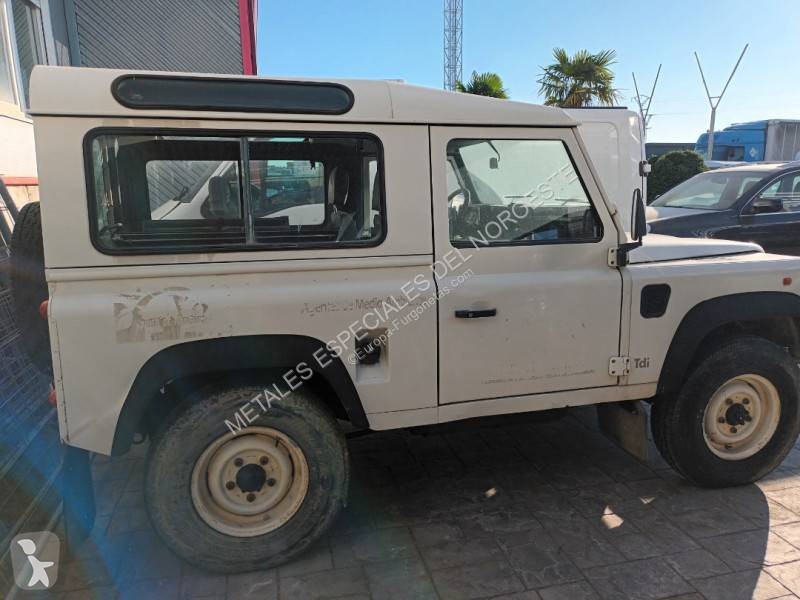 Véhicule utilitaire Land Rover
