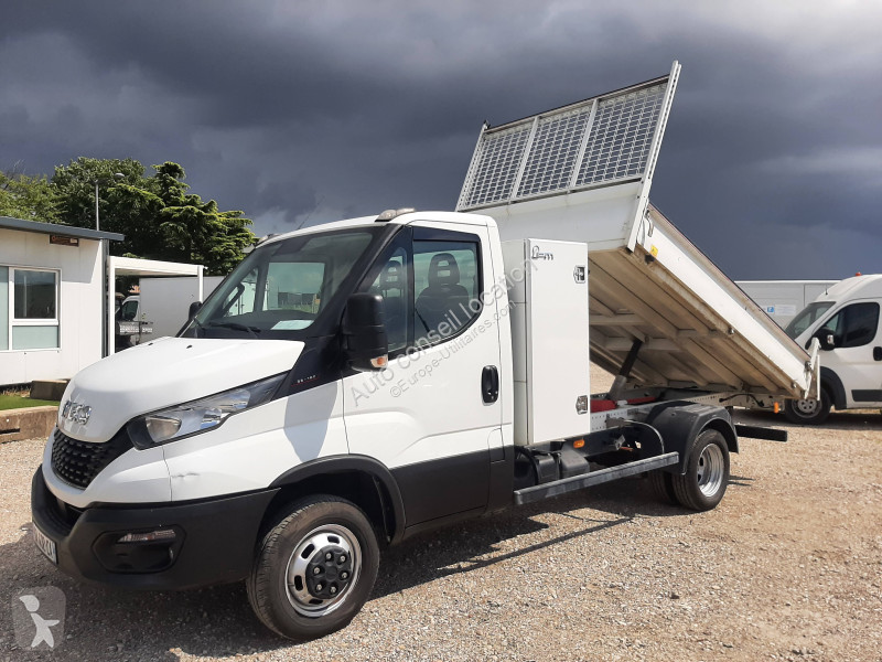 Véhicule utilitaire Iveco BENNE + COFFRE 35 C...