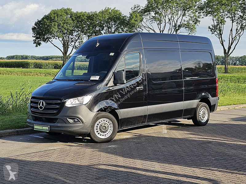 Véhicule utilitaire Mercedes 214 L2H1 Navi...