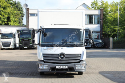 Camion fourgon Mercedes