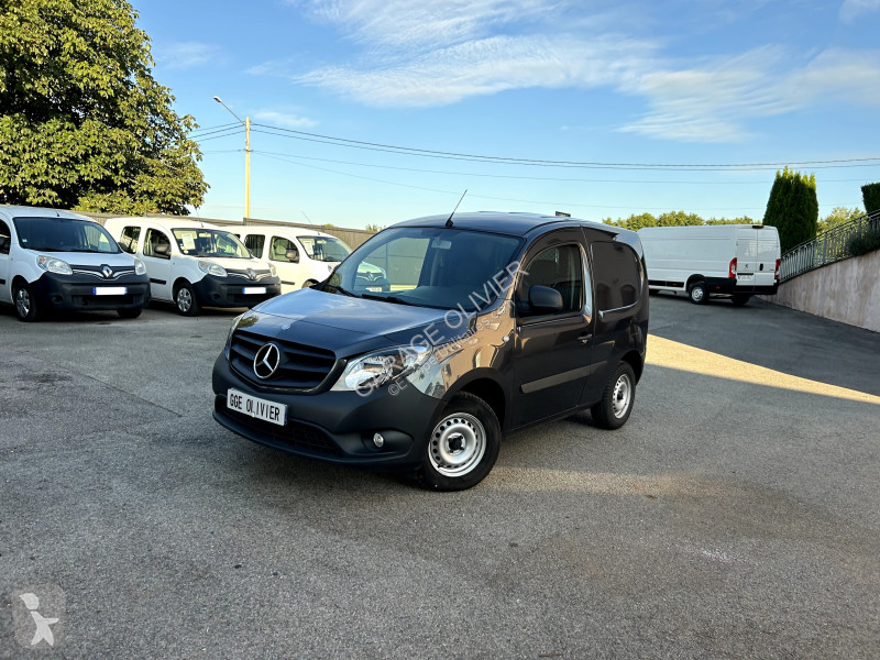 Véhicule utilitaire Mercedes Compact 109 1.5...
