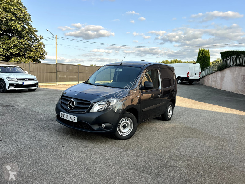 Véhicule utilitaire Mercedes Compact 109 1.5...