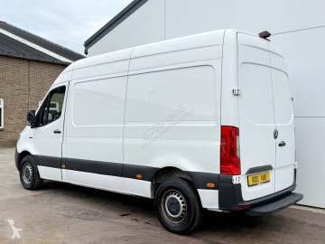 Fourgon utilitaire Mercedes