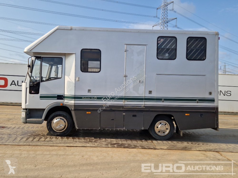 Véhicule utilitaire 75E15K