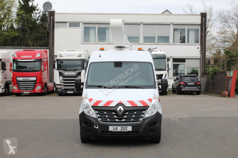Véhicule utilitaire Renault France-Elevateur...