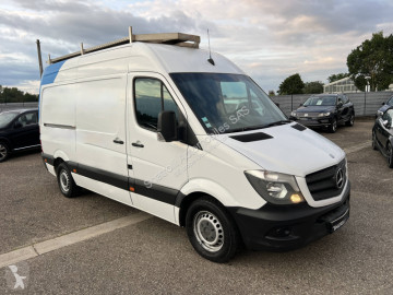 Fourgon utilitaire Mercedes