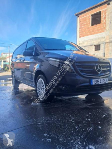 Fourgon moyen Mercedes