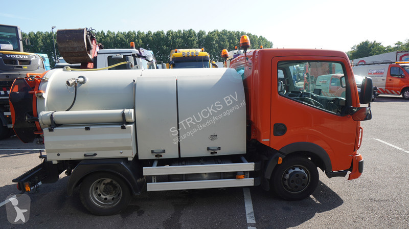 Véhicule utilitaire Renault 130-35/6 CC BROKEN...
