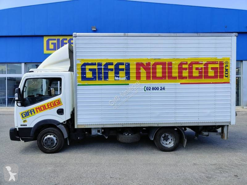 Furgoneta Nissan