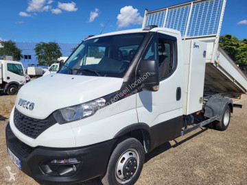 Con volquete Iveco nueva