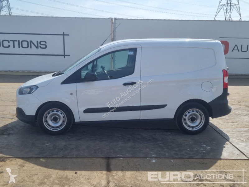 Autoutilitară Ford Courier