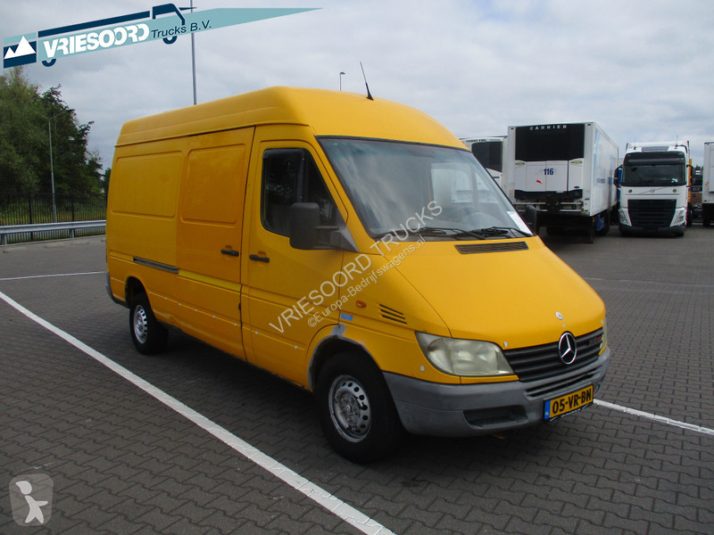 Véhicule utilitaire Mercedes