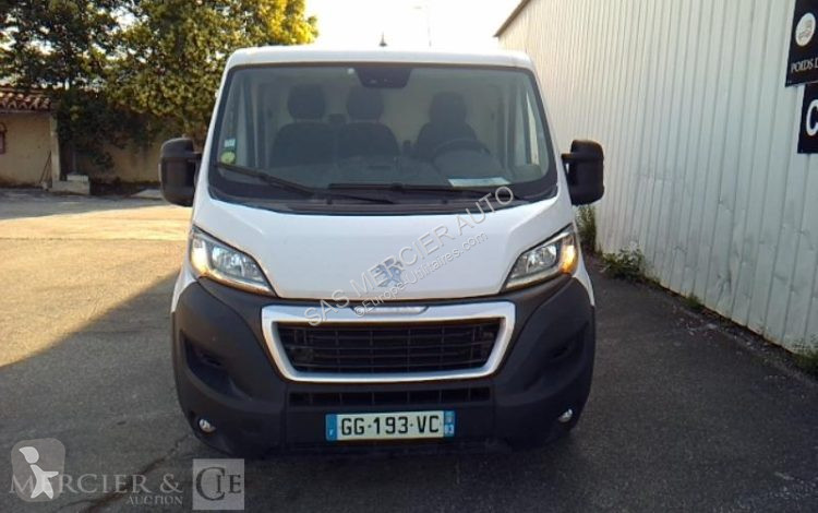 Véhicule utilitaire Peugeot
