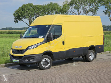 Fourgon utilitaire Iveco