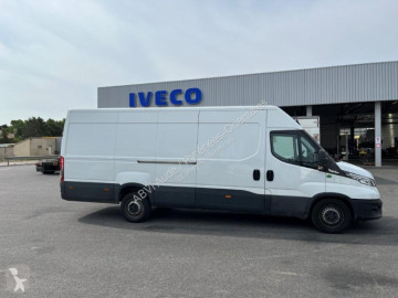 Fourgon utilitaire Iveco