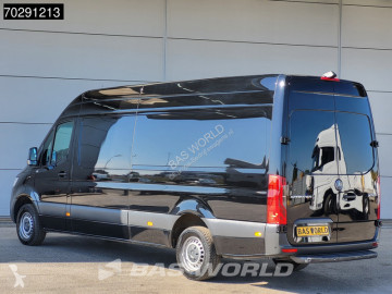 Fourgon utilitaire Mercedes