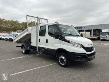 Con volquete Iveco