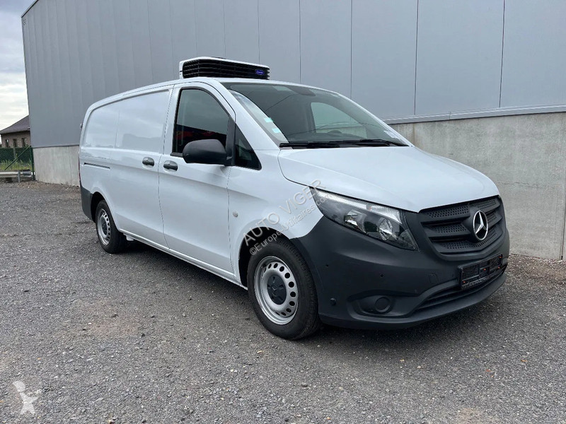 Véhicule utilitaire Mercedes...