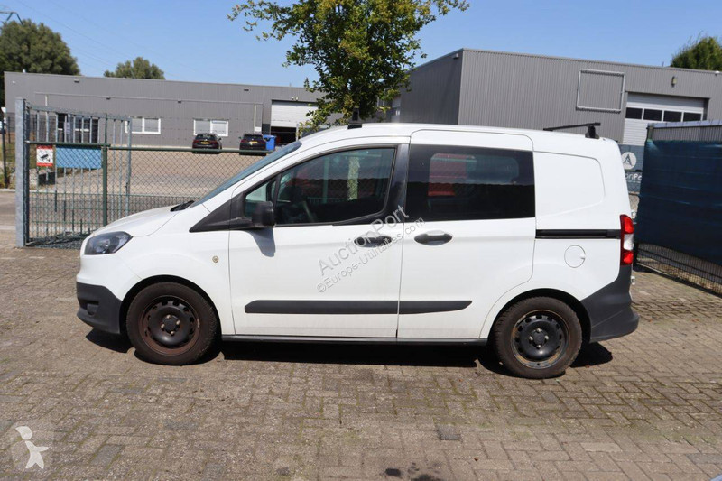 Furgoneta Ford Courier