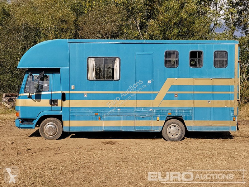 Véhicule utilitaire 45-150 TURBO