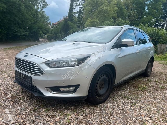 Véhicule utilitaire Ford Turnier Titanium...