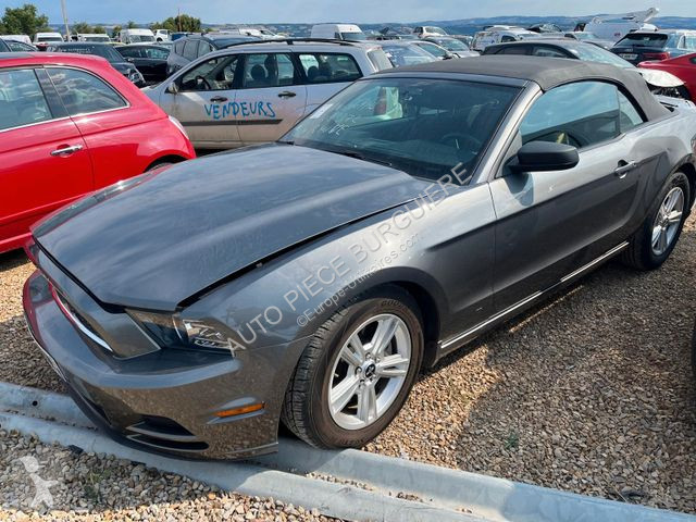 Véhicule utilitaire Ford 3.7 V6 310 Cabriolet /...