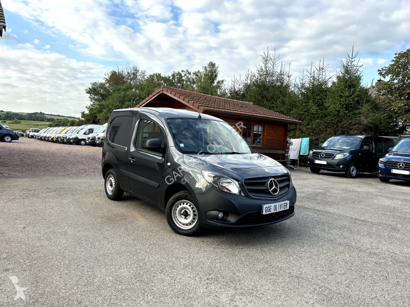Véhicule utilitaire Mercedes Compact 109 1.5...