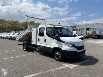 Con volquete Iveco