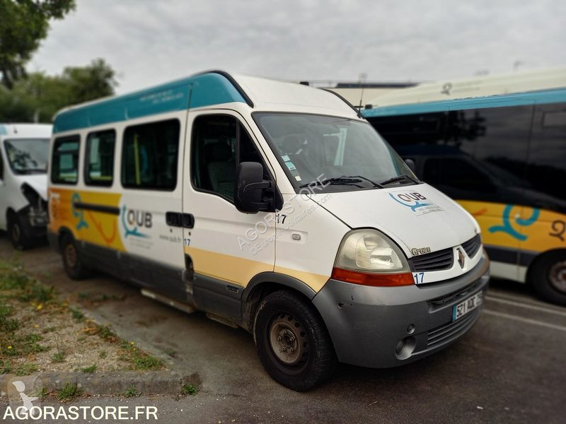 Véhicule utilitaire Renault MASTER II FOURGON...