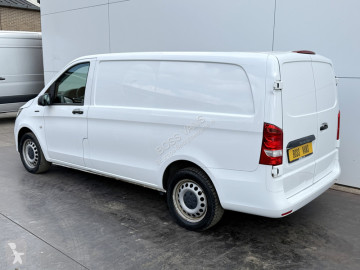Fourgon utilitaire Mercedes