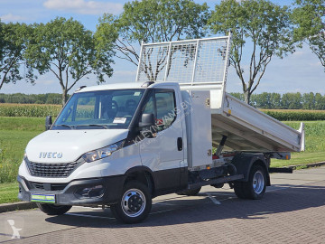 Con volquete Iveco