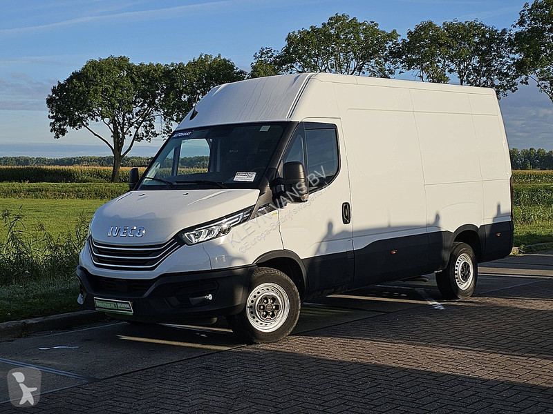 Véhicule utilitaire Iveco 35 S 14 ac automaat...