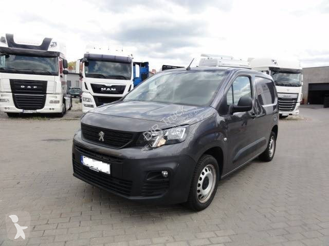 Peugeot van