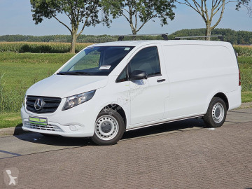 Fourgon utilitaire Mercedes