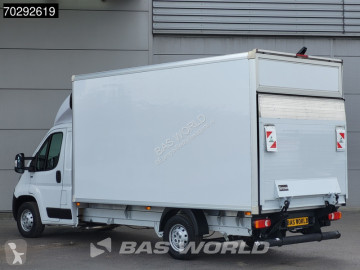Caja cerrada Opel
