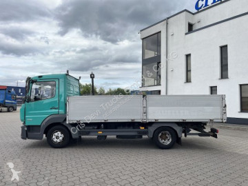 Utilitaire plateau Mercedes
