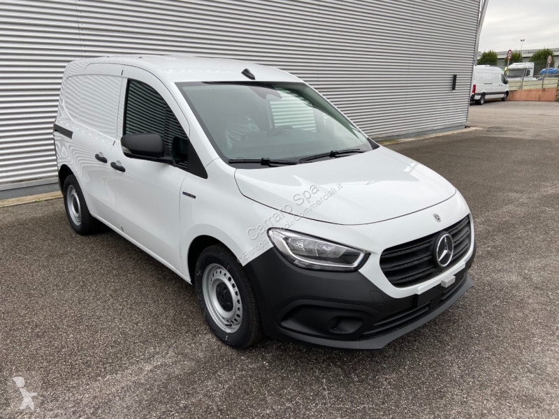 Véhicule utilitaire Mercedes Nuovo Furgone/Mixto